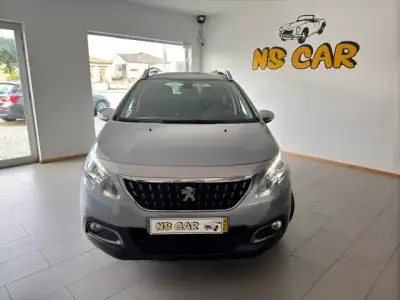 Peugeot 2008 2018 - 13900 EUR, 92880 km - AUTO.MOTO.pt - 92880km - foto 7 de 12