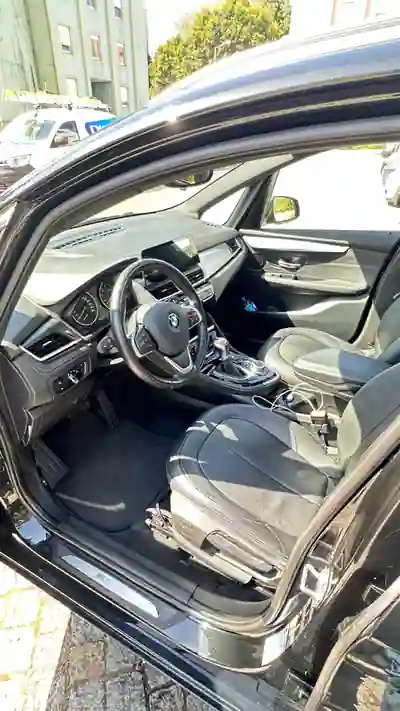 BMW 225xe Active Tourer 2016 - 17000 EUR, 116000 km - AUTO.MOTO.pt - 116000km - foto 11 de 14
