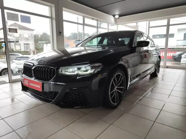 BMW 530e 2022 - 35650 EUR, 99990 km - AUTO.MOTO.pt - 99990km - foto 5 de 37