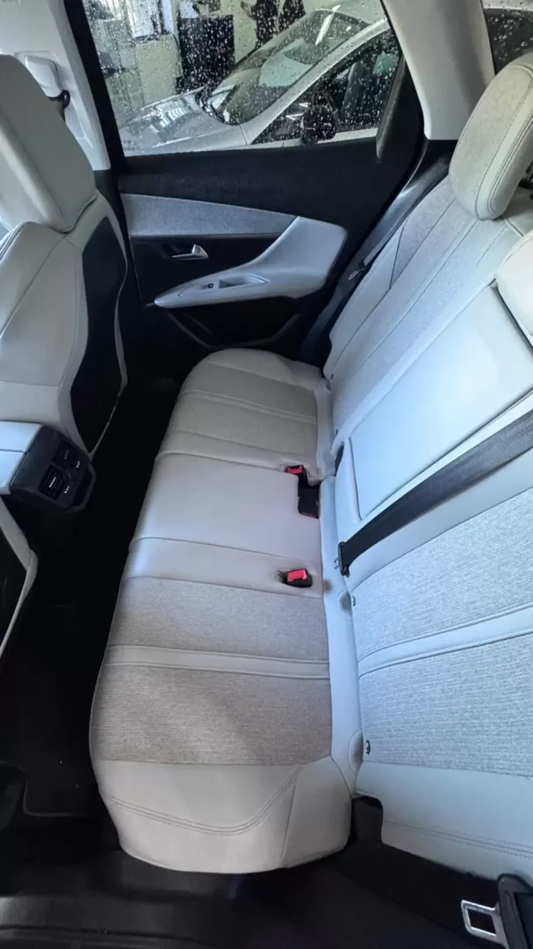 Peugeot 3008 2018 - 18900 EUR, 115000 km - AUTO.MOTO.pt - 115000km - foto 30 de 46