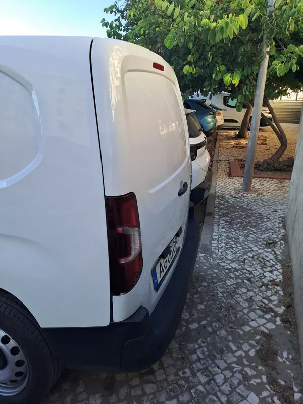 Citroën Berlingo 2021 - 10000 EUR, 170000 km - AUTO.MOTO.pt - 170000km - foto 8 de 8