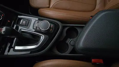 BMW 216 Active Tourer 2017 - 16990 EUR, 118407 km - AUTO.MOTO.pt - 118407km - foto 51 de 72