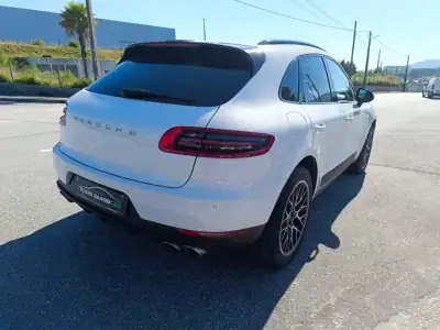 Porsche Macan 2016 - 47500 EUR, 155000 km - AUTO.MOTO.pt - 155000km - foto 12 de 32