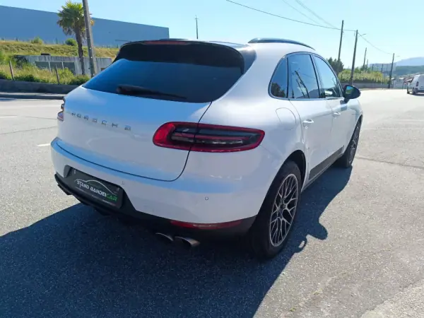 Porsche Macan 2016 - 45500 EUR, 155000 km - AUTO.MOTO.pt - 155000km - foto 12 de 32