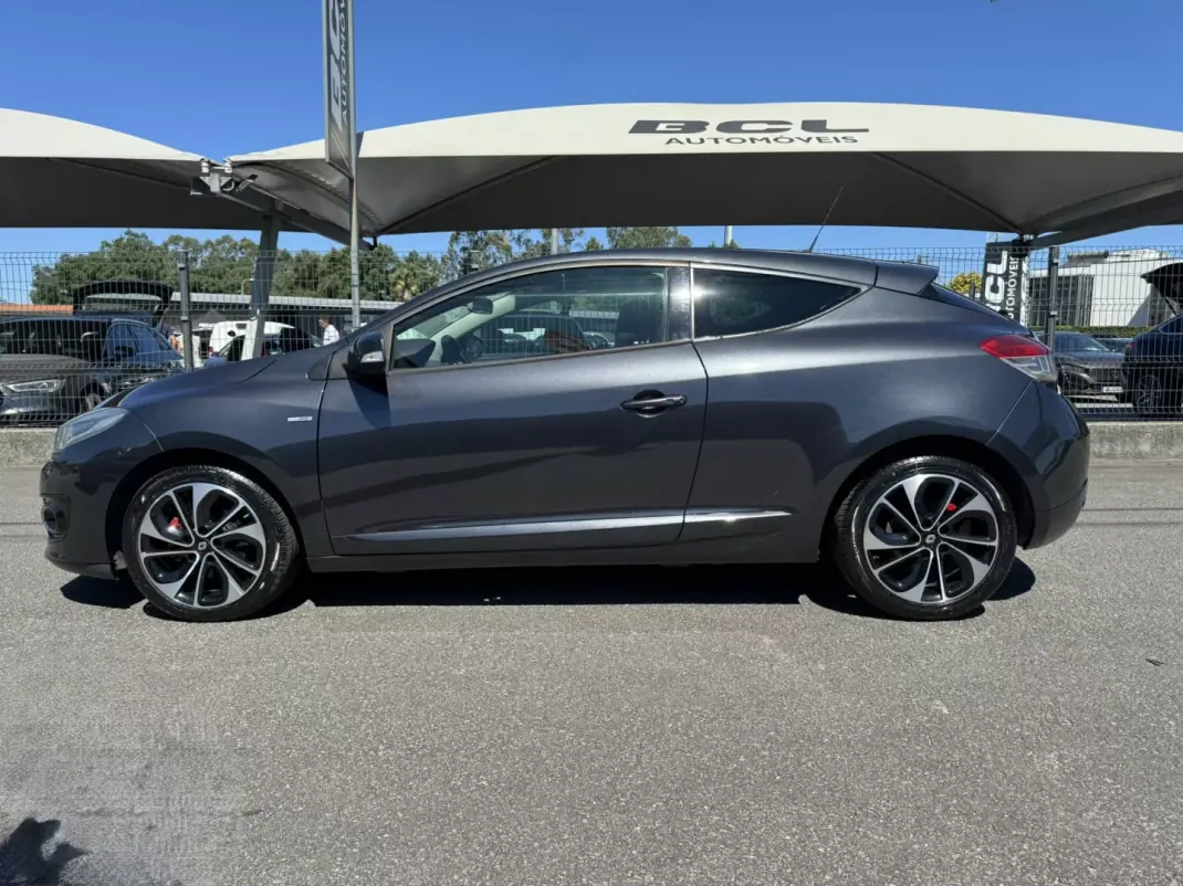 Renault Mégane Coupe 2014 - 11990 EUR, 231000 km - 231000km - foto 4 de 37