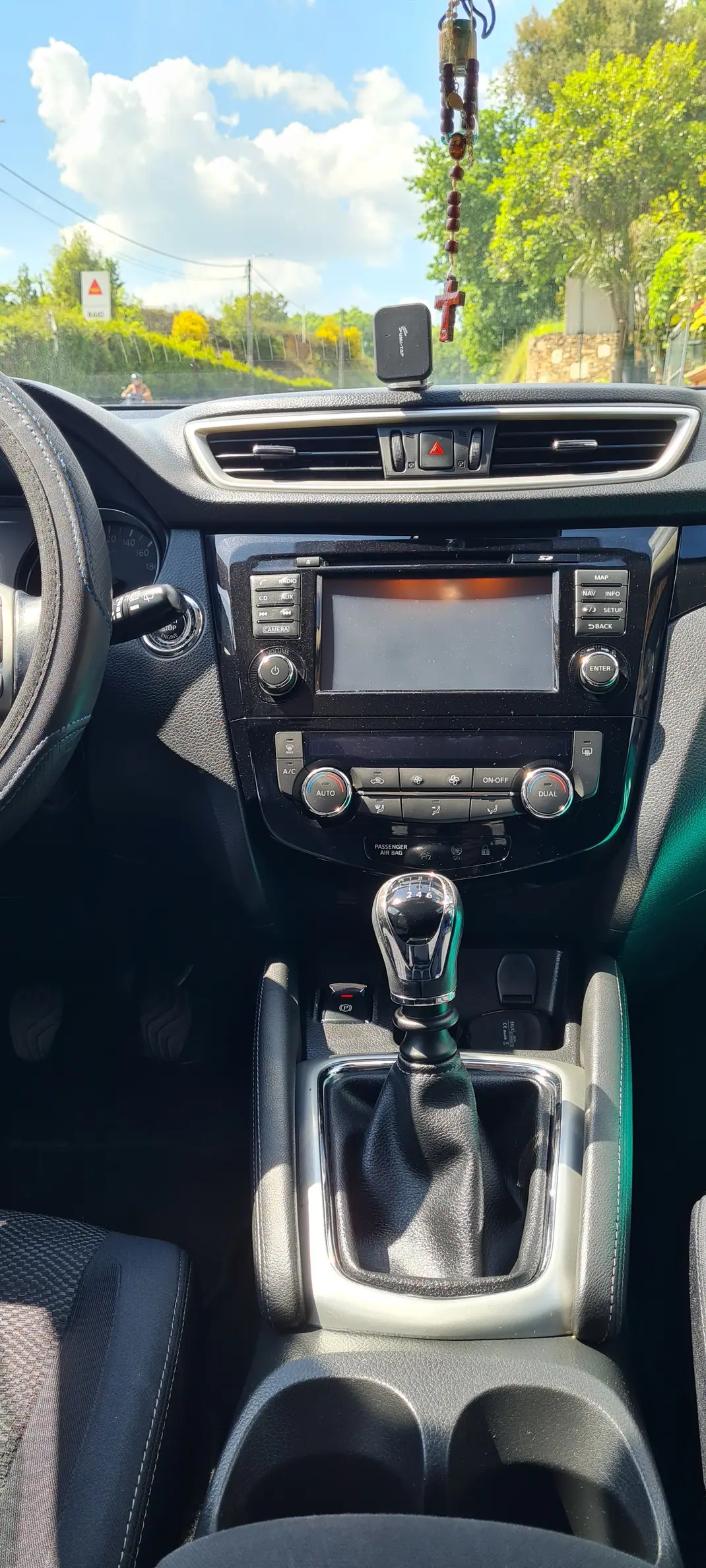 Nissan Qashqai 2016 - 13800 EUR, 155000 km - AUTO.MOTO.pt - 155000km - foto 4 de 10