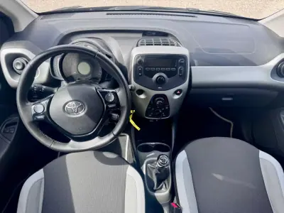 Toyota Aygo 2017 - 9750 EUR, 94443 km - 94443km - foto 15 de 19
