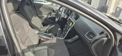 Volvo V40 2015 - 12400 EUR, 216200 km - AUTO.MOTO.pt - 216200km - foto 20 de 26