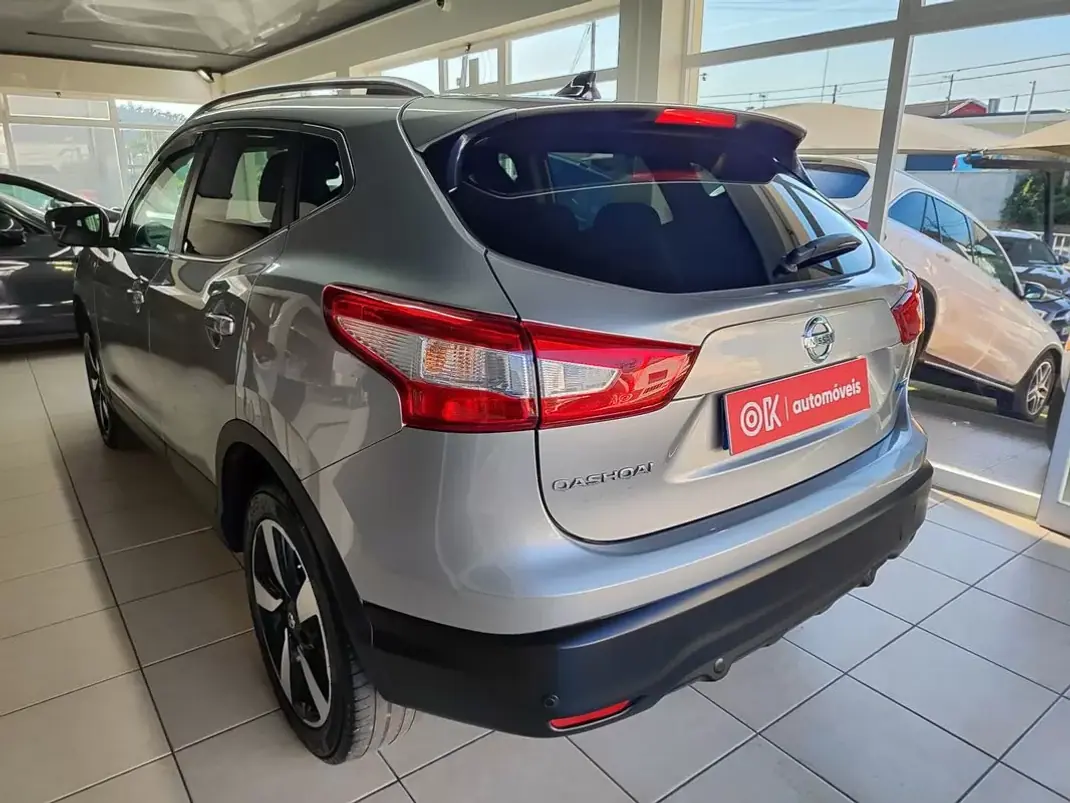 Nissan Qashqai 2015 - 14350 EUR, 98000 km - AUTO.MOTO.pt - 98000km - foto 7 de 38