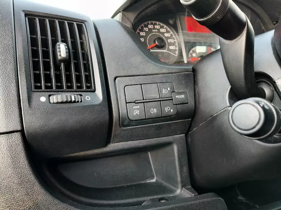 Citroën 2022 - 27490 EUR, 134113 km - AUTO.MOTO.pt - 134113km - foto 21 de 26