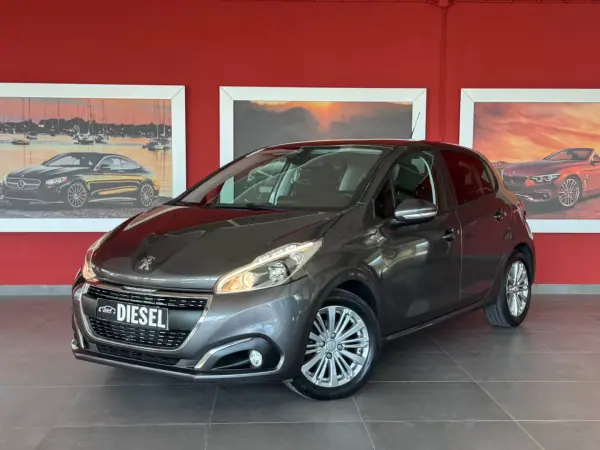 Peugeot 208 2018 - 12990 EUR, 96669 km - AUTO.MOTO.pt - 96669km - foto 2 de 21
