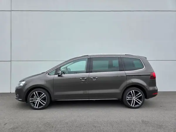 Volkswagen Sharan 2019 - 29700 EUR, 115600 km - AUTO.MOTO.pt - 115600km - foto 4 de 52