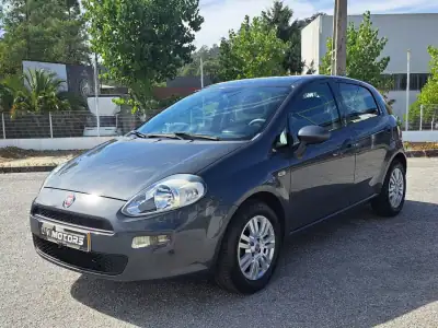Fiat Punto 2017 - 8900 EUR, 69772 km - AUTO.MOTO.pt - 69772km - foto 5 de 39