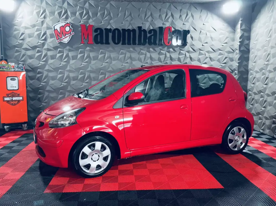 Toyota Aygo 2009 - 5250 EUR, 123137 km - AUTO.MOTO.pt - 123137km - foto 9 de 27
