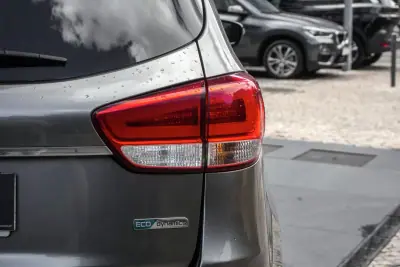 Kia Carens 2015 - 9900 EUR, 221885 km - 221885km - foto 10 de 36