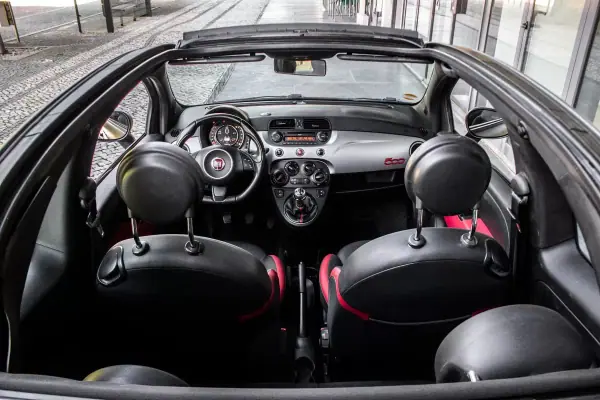 Fiat 500C 2014 - 10990 EUR, 198007 km - AUTO.MOTO.pt - 198007km - foto 26 de 29