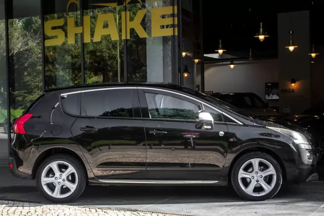 Peugeot 3008 2012 - 6900 EUR, 286405 km - AUTO.MOTO.pt - 286405km - foto 10 de 35
