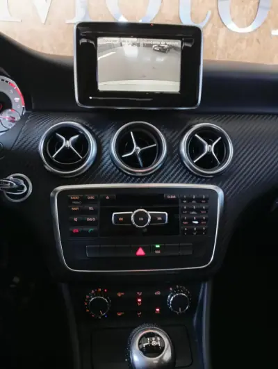 Mercedes-Benz A 180 2015 - 18900 EUR, 111400 km - AUTO.MOTO.pt - 111400km - foto 13 de 22