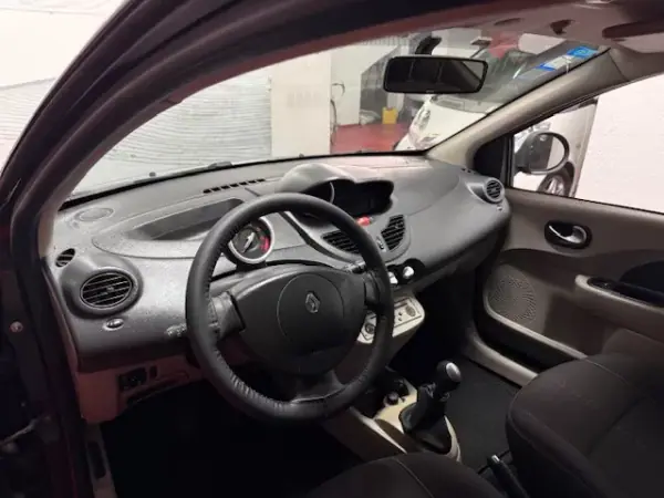Renault Twingo 2008 - 5250 EUR, 105000 km - AUTO.MOTO.pt - 105000km - foto 23 de 31