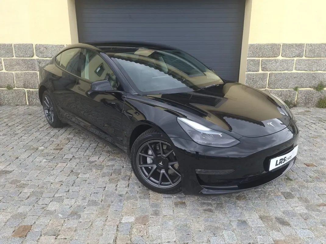 Tesla Model 3 2022 - 36490 EUR, 19253 km - AUTO.MOTO.pt - 19253km - foto 2 de 18