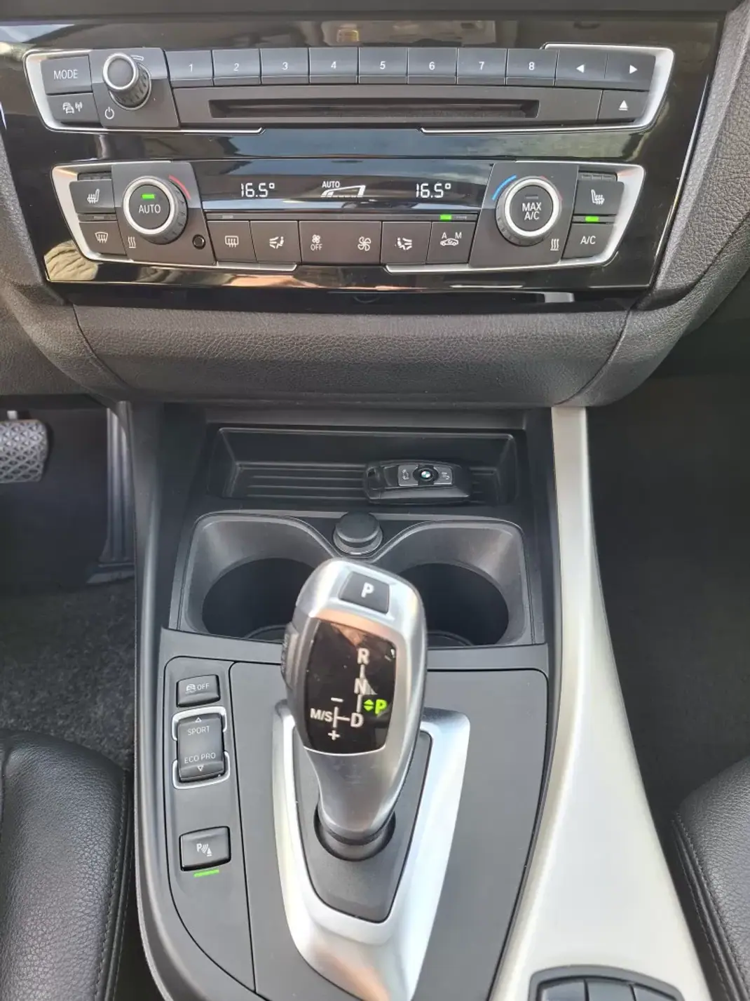 BMW 116 2015 - 17250 EUR, 100547 km - AUTO.MOTO.pt - 100547km - foto 24 de 33