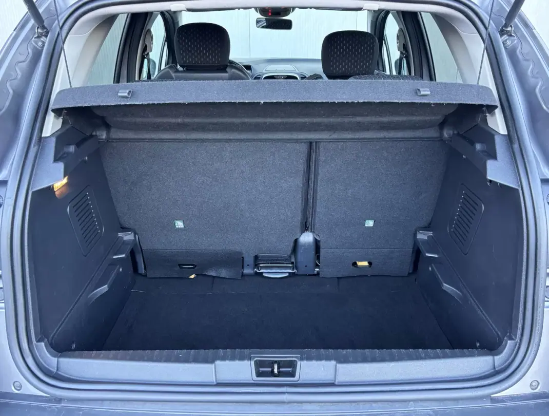 Renault Captur 2018 - 13950 EUR, 119000 km - AUTO.MOTO.pt - 119000km - foto 41 de 42