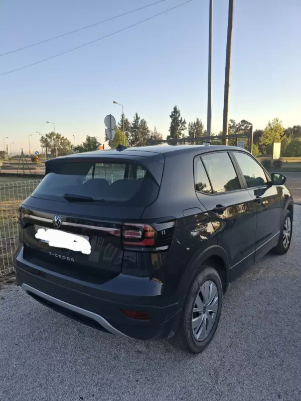 Volkswagen T-Cross 2021 - 21500 EUR, 39123 km - AUTO.MOTO.pt - 39123km - foto 10 de 23
