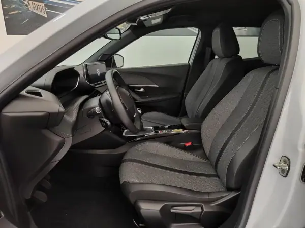 Peugeot 2008 2024 - 17990 EUR, 20000 km - AUTO.MOTO.pt - 20000km - foto 28 de 60