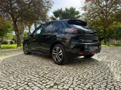 Peugeot 208 2020 - 11990 EUR, 81600 km - AUTO.MOTO.pt - 81600km - foto 19 de 37
