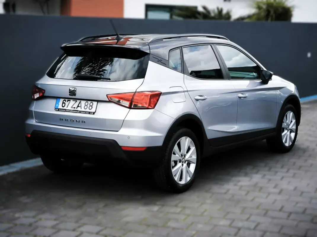 SEAT Arona 2019 - 13950 EUR, 46000 km - AUTO.MOTO.pt - 46000km - foto 3 de 48