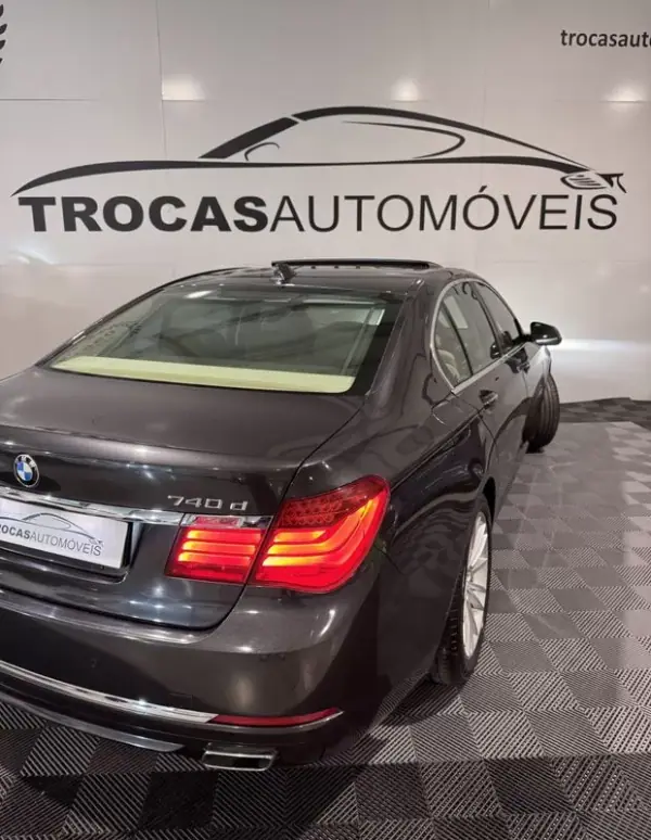 BMW 740 2014 - 21900 EUR, 306500 km - AUTO.MOTO.pt - 306500km - foto 9 de 55