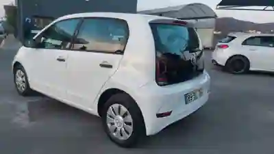 Volkswagen Up! 2016 - 6500 EUR, 85000 km - AUTO.MOTO.pt - 85000km - foto 4 de 13