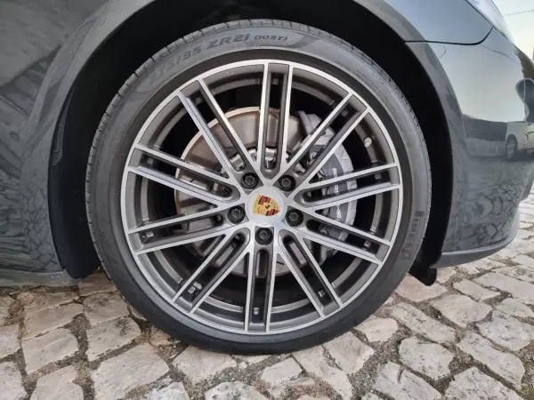 Porsche Panamera Sport Turismo 2018 - 84990 EUR, 147000 km - AUTO.MOTO.pt - 147000km - foto 50 de 50