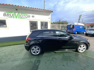 Mercedes-Benz A 200 2016 - 19990 EUR, 118744 km - AUTO.MOTO.pt - 118744km - foto 5 de 14