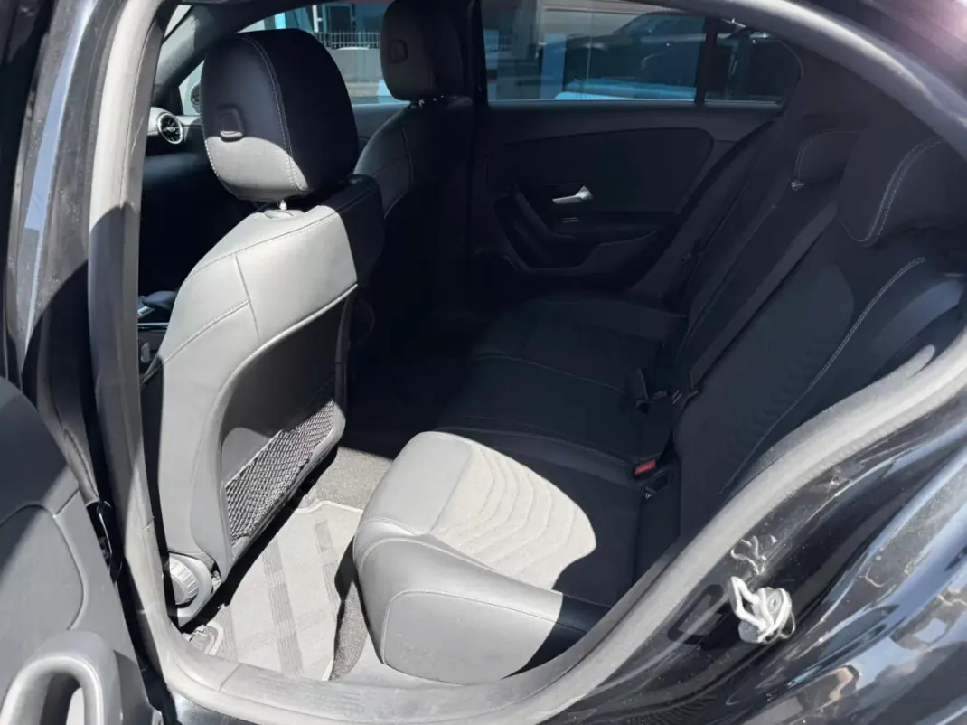 Mercedes-Benz A 180 2022 - 26900 EUR, 148000 km - AUTO.MOTO.pt - 148000km - foto 8 de 11