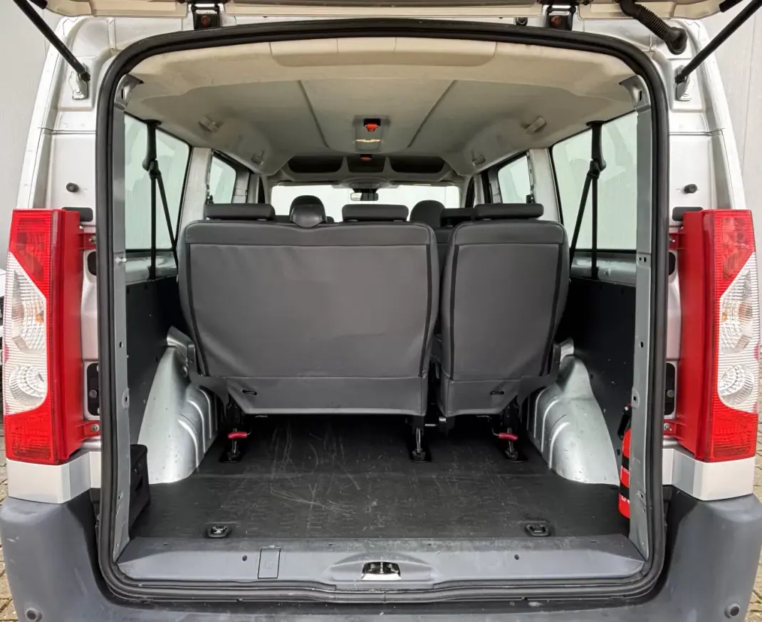 Citroën Jumpy 2015 - 16900 EUR, 135000 km - AUTO.MOTO.pt - 135000km - foto 38 de 39