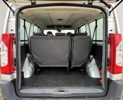 Citroën Jumpy 2015 - 16900 EUR, 135000 km - AUTO.MOTO.pt - 135000km - foto 38 de 39