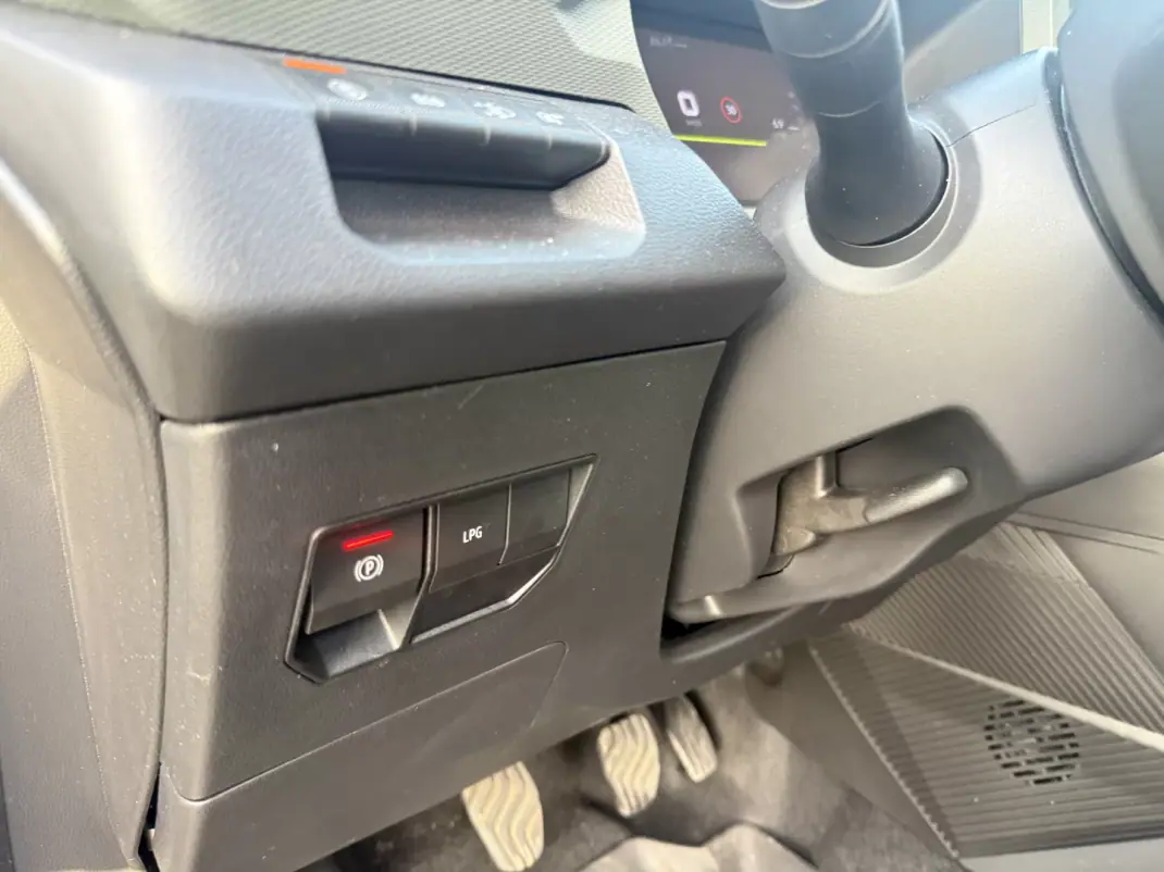 Dacia Duster 2023 - 21999 EUR, 13000 km - 13000km - foto 15 de 21