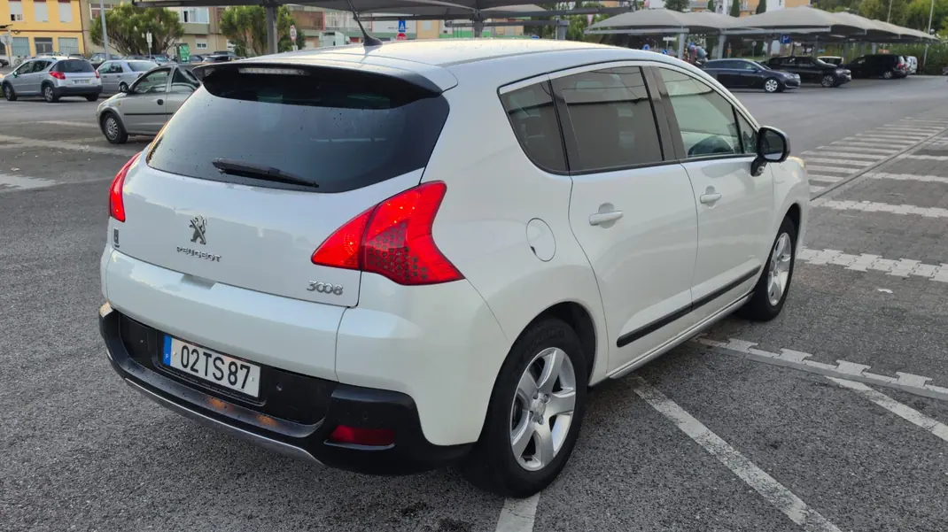 Peugeot E-5008 2013 - 6999 EUR, 250000 km - 250000km - foto 4 de 12