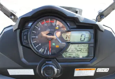 Suzuki DL 2019 - 10750 EUR, 17000 km - AUTO.MOTO.pt - 17000km - foto 25 de 28