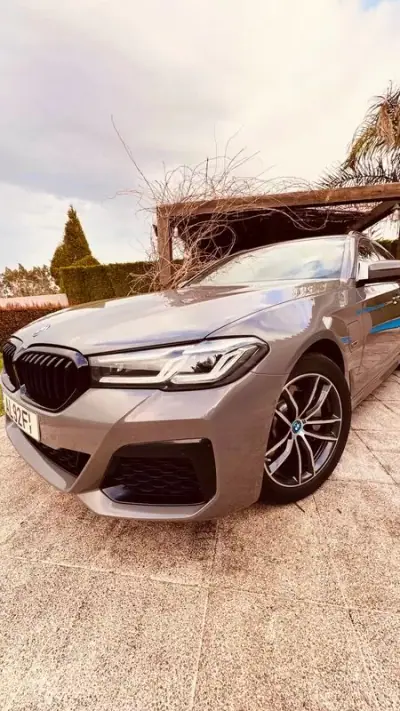 BMW 530e 2021 - 38750 EUR, 118296 km - AUTO.MOTO.pt - 118296km - foto 8 de 31