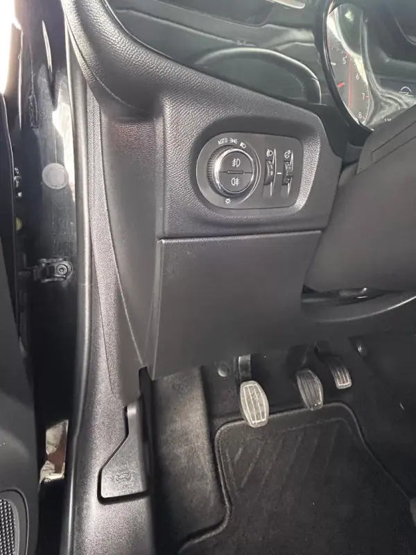 Opel Corsa 2022 - 14500 EUR, 129734 km - AUTO.MOTO.pt - 129734km - foto 13 de 23