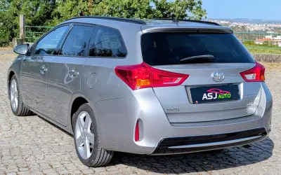 Toyota Auris Touring Sports 2014 - 8250 EUR, 285890 km - AUTO.MOTO.pt - 285890km - foto 9 de 21