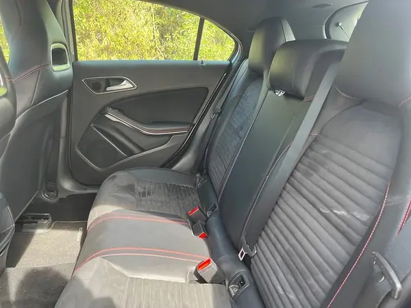Mercedes-Benz A 180 2015 — photo 2 of 10