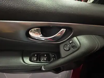 Nissan Qashqai 2018 - 15000 EUR, 84774 km - AUTO.MOTO.pt - 84774km - foto 9 de 23