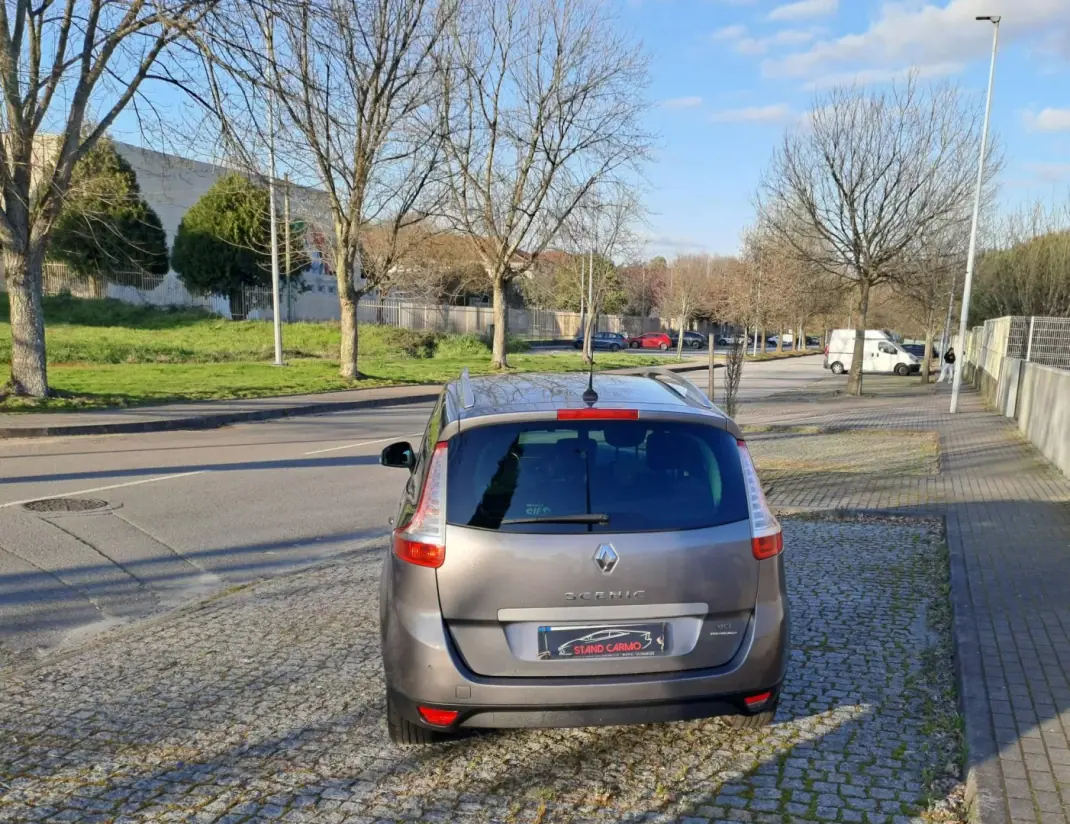 Renault Grand Scénic 2015 - 11500 EUR, 189000 km - AUTO.MOTO.pt - 189000km - foto 5 de 15
