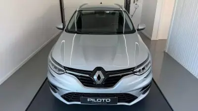 Renault Mégane Sport Tourer 2020 - 13990 EUR, 137993 km - AUTO.MOTO.pt - 137993km - foto 3 de 32