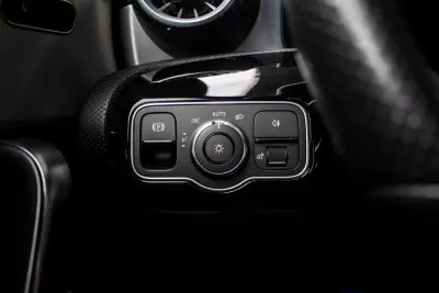 Mercedes-Benz CLA 180 2023 - 31750 EUR, 131927 km - AUTO.MOTO.pt - 131927km - foto 19 de 40