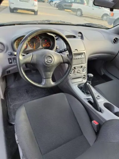 Toyota Celica 2000 - 14900 EUR, 20230 km - AUTO.MOTO.pt - 20230km - foto 5 de 11