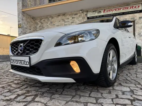Volvo V40 Cross Country 2014 - 13500 EUR, 149000 km - AUTO.MOTO.pt - 149000km - foto 19 de 34